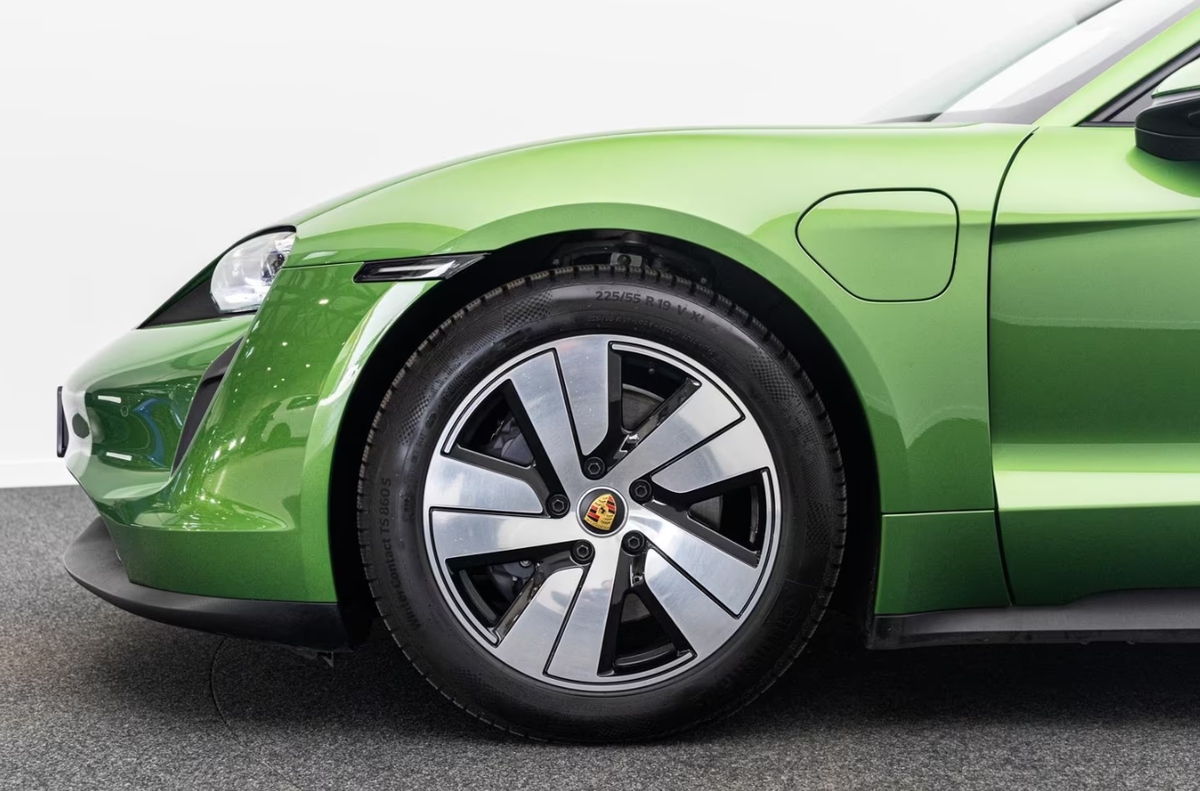 Porsche Taycan 408ch