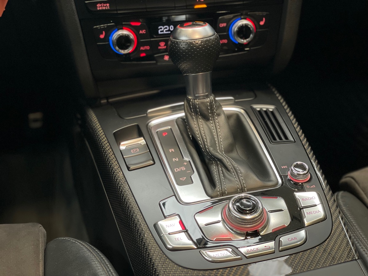 Audi RS4 AVANT V8 4.2 FSi 450 S-TRONIC7 - TOIT OUVRANT / LIGNE MILTEK - SUIVI CONSTRUCTEUR