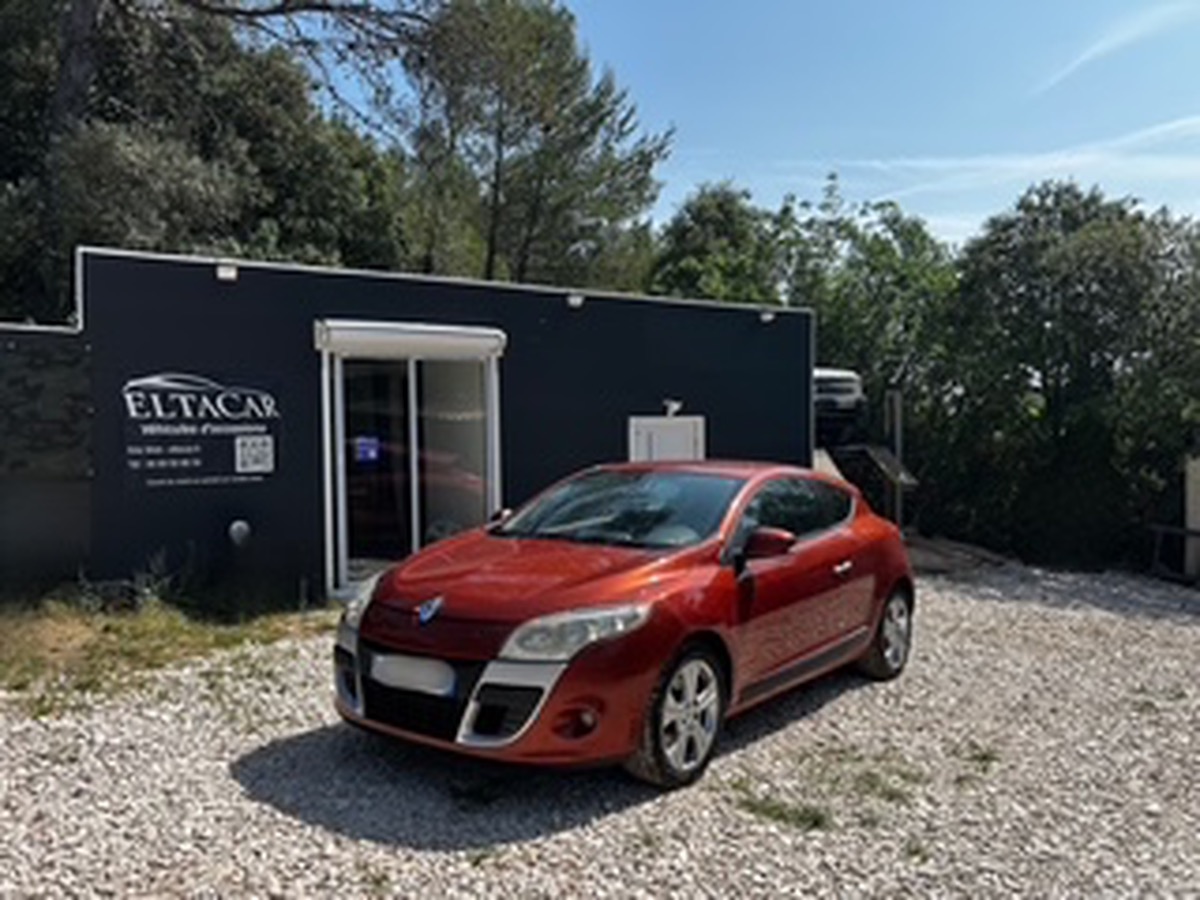 RENAULT Megane III COUPE 2.0 DCI DYNAMIQUE