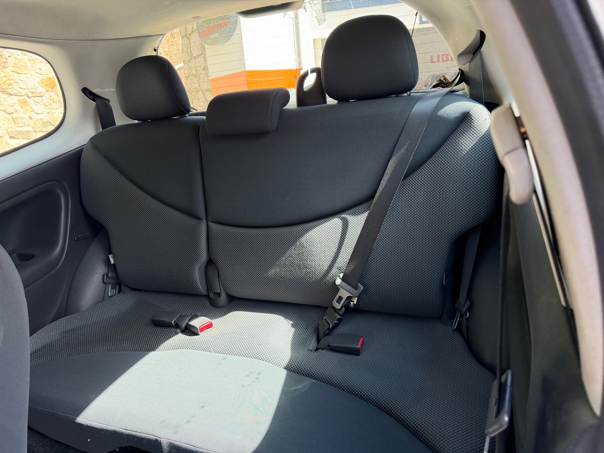 Toyota Yaris VVTI 1.0 65 CV / Boîte auto / 1 er Main / KM réel