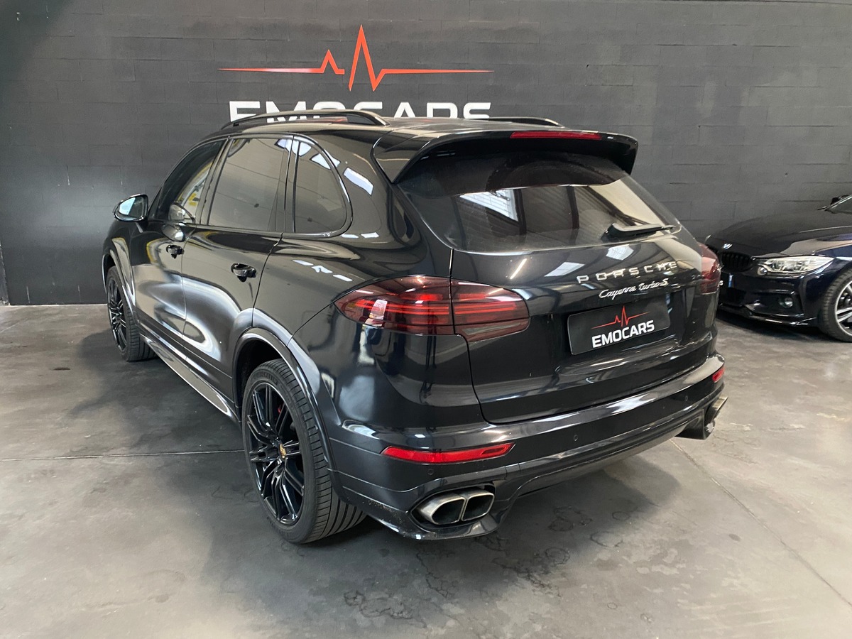 Porsche Cayenne TURBO 520 (958)