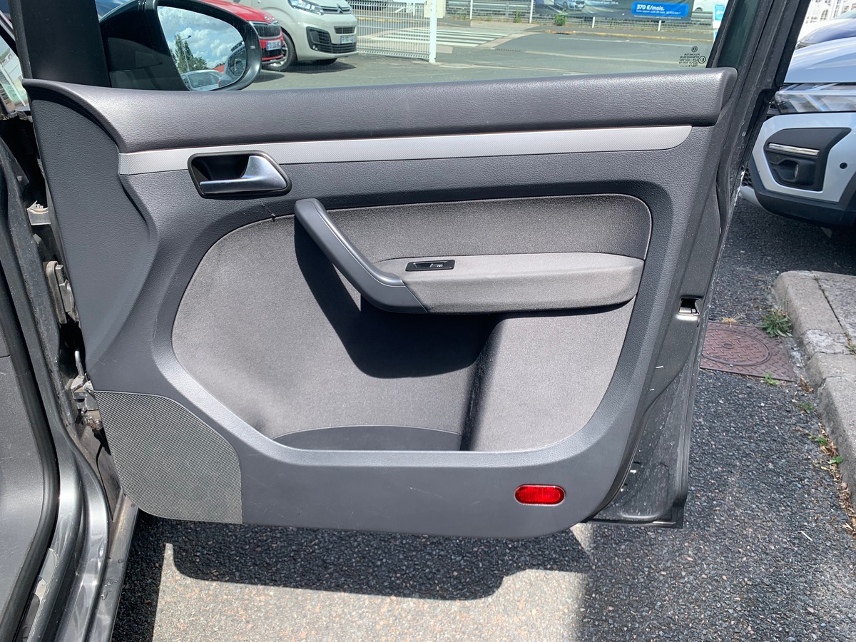 Volkswagen Touran 105 | Match | 7 Places | GPS | Régulateur vitesse | Bluetooth | Toit panoramique