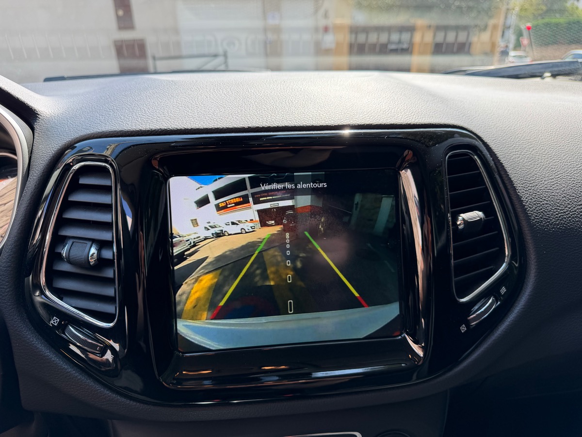 Jeep Compass 1.6 CRD 120 CV / Brooklyn Edition/ CarPlay / Caméra de Recul / Pack Black / Phase 2