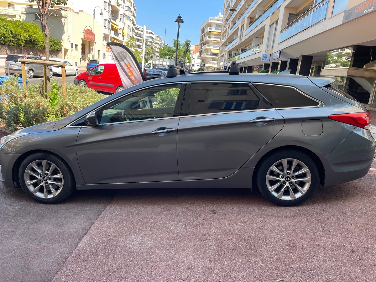 Hyundai i40 SW 1.7 CRDI 136 CV / Toit ouvrant / Barre de Toit / Moteur à Chaine