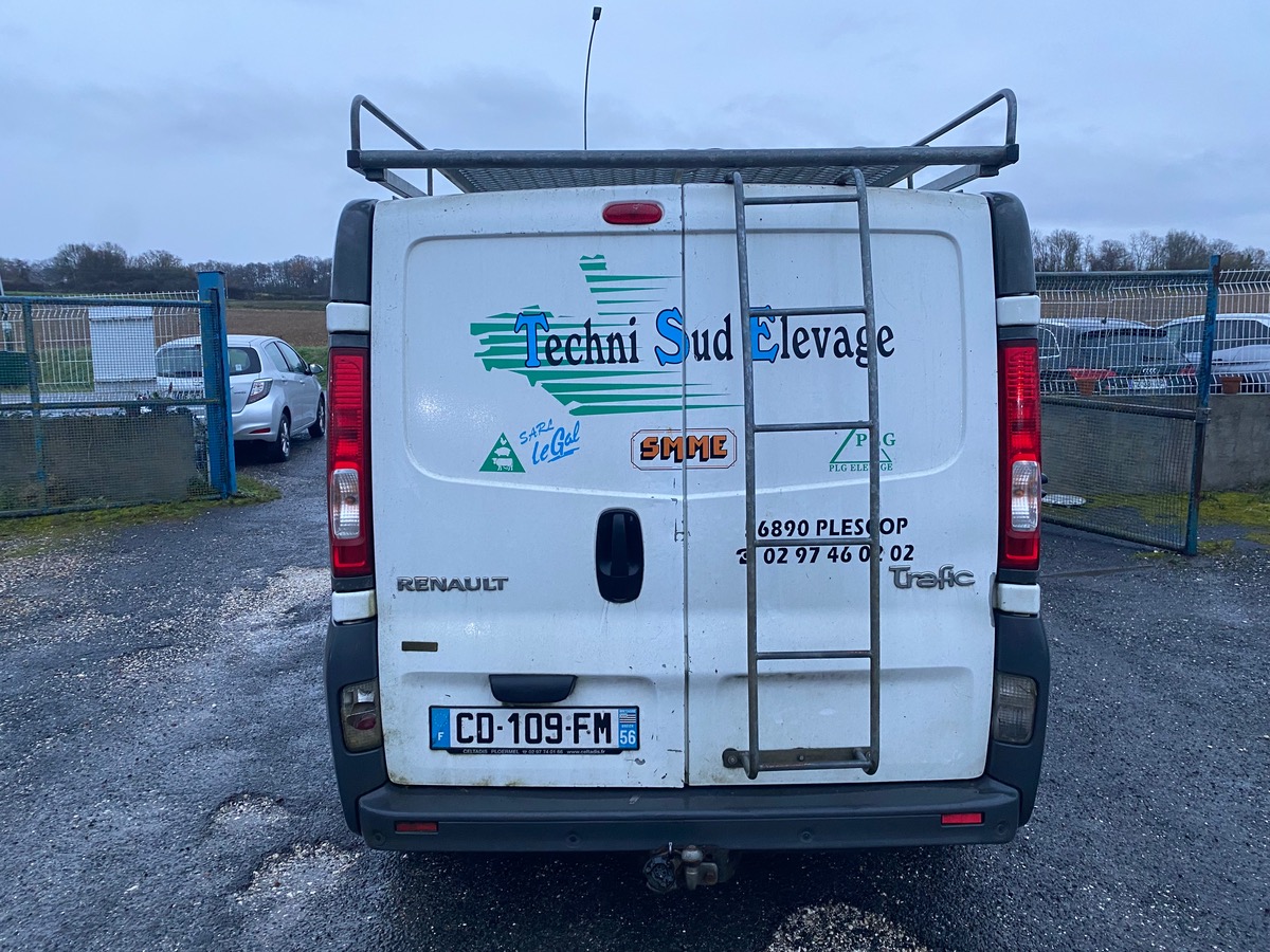 RENAULT Trafic 2.0 dci 90cv aménager bois 