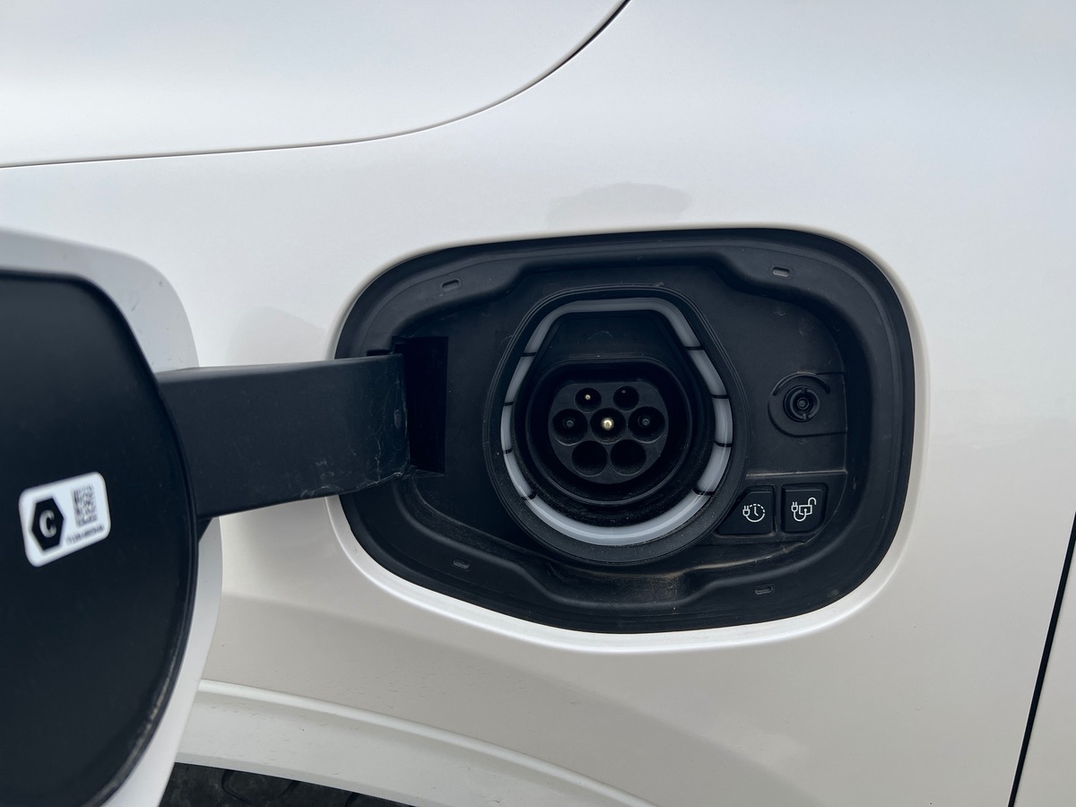 Ford KUGA PHEV 225 ch | VIGNALE | Toit Panoramique | Attelage | Roue secours | Pack Technologique