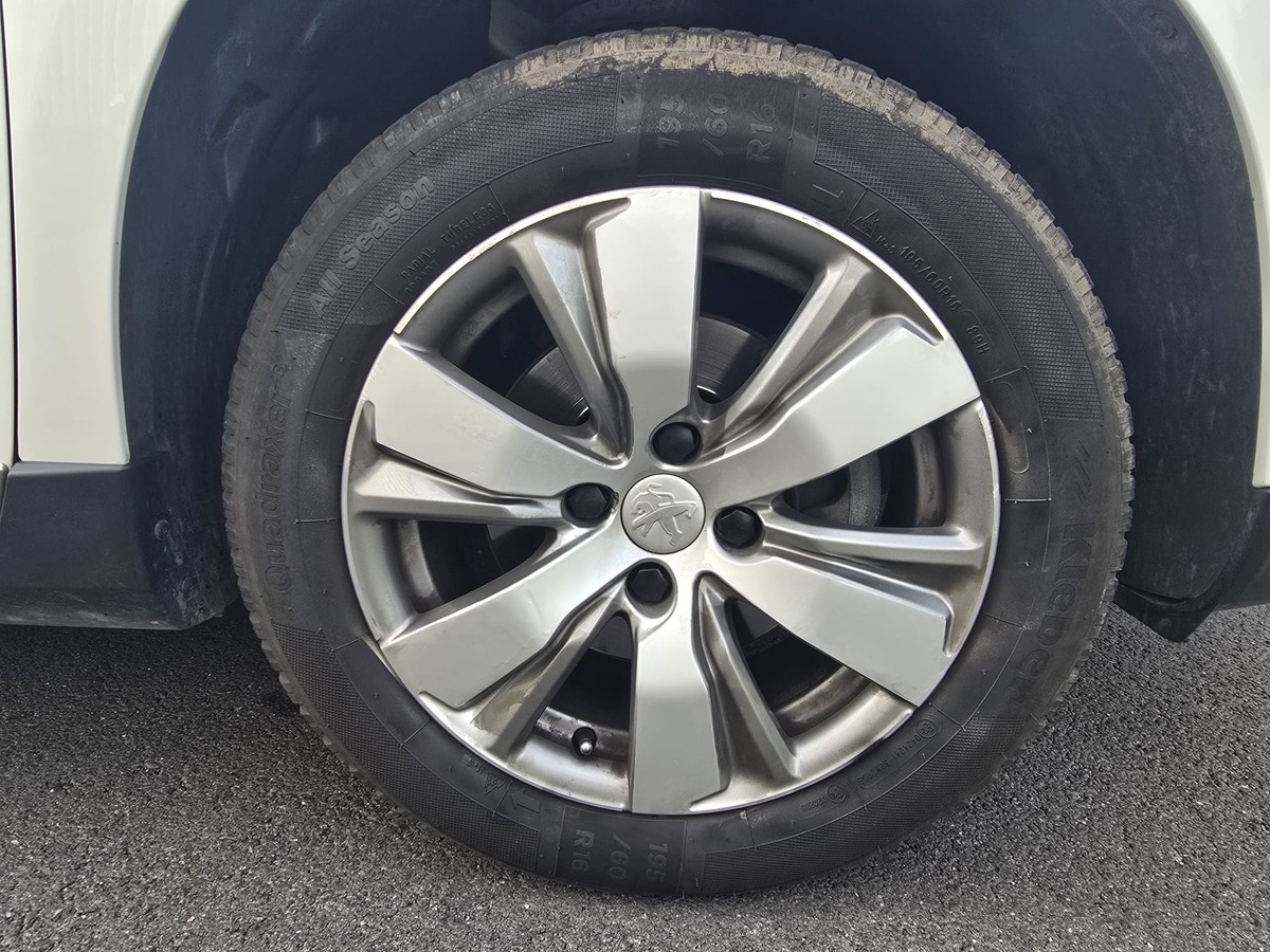 Peugeot 2008 1.2 Pure tech 110cv Finition Allure
