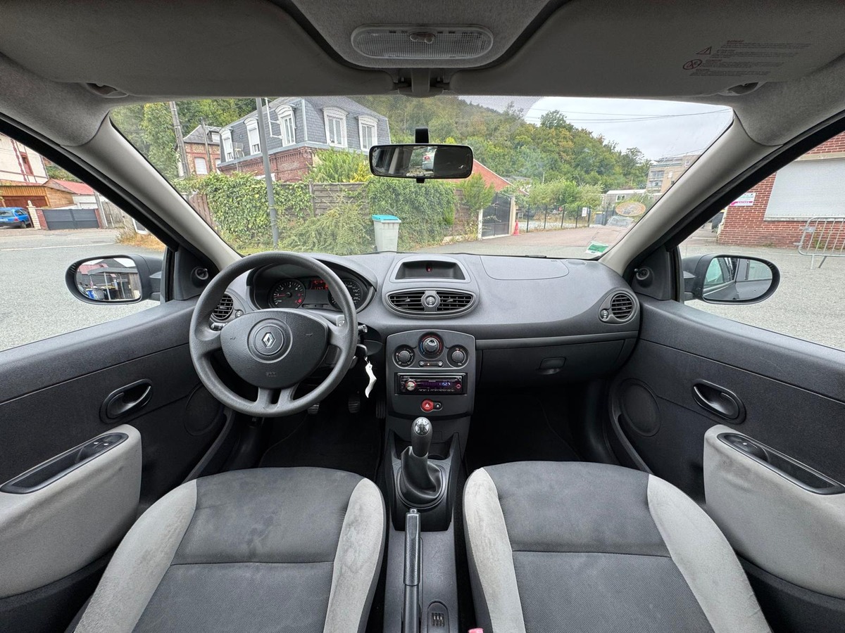 RENAULT Clio III Estate 1.5 DCI 68ch Authentique - garantie