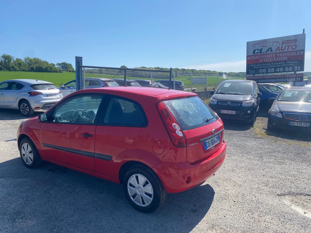Ford Fiesta 1.4 tdci 70cv faible kilométrage d’origine 