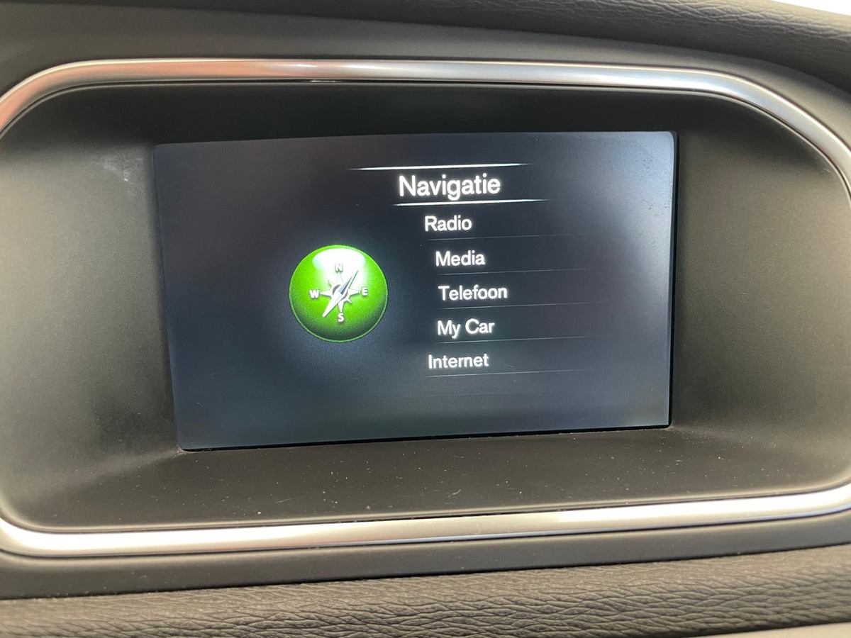 Volvo V40 1.6 D  115 KINETIC  PREMIERE MAIN