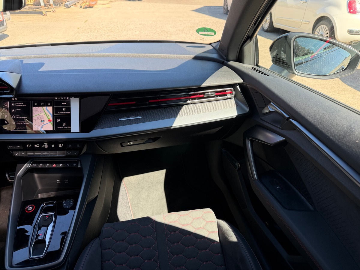 Audi RS3 Sportback 8Y2 Facelift 2.5 TFSI 400ch Quattro BAQUETS CARBONE / TOIT OUVRANT / SONOS 3D