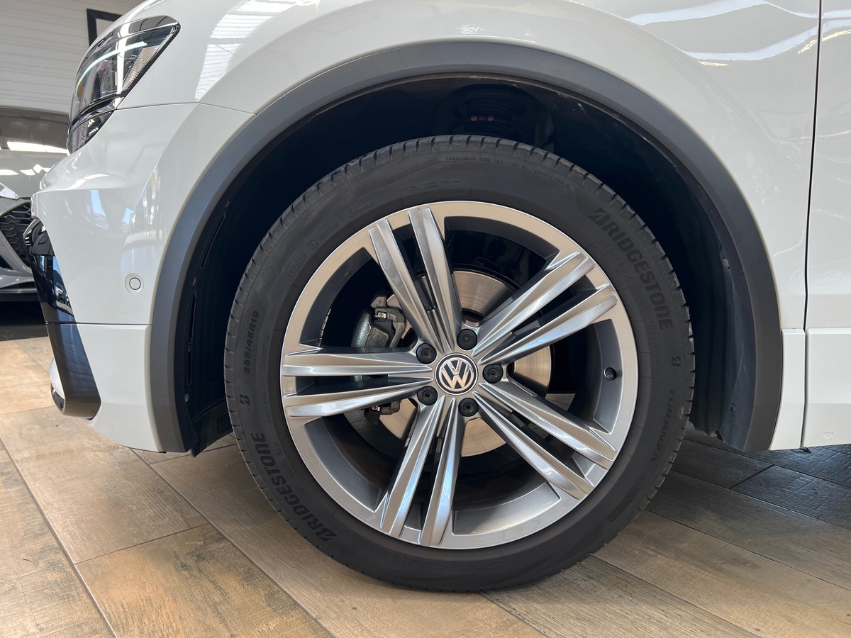 Volkswagen Tiguan II 2.0 TDI 150 DSG7 R-LINE  ATTELAGE/TOIT PANO/CARPLAY/
