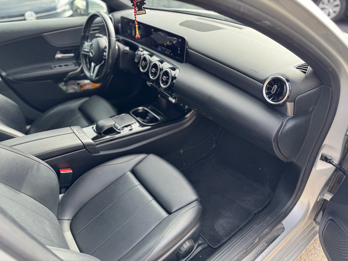 Mercedes-Benz Classe A 220D 2.0 Ti 16V 7G-DCT 190 cv Boîte auto - CUIR - SIEGES CHAUFFANTS - CAMERA