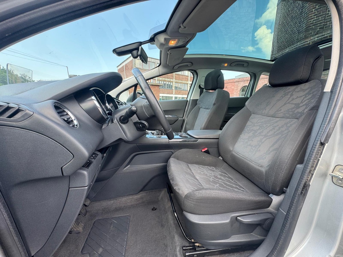 Peugeot 3008 1.6 HDI PREMIUM PACK