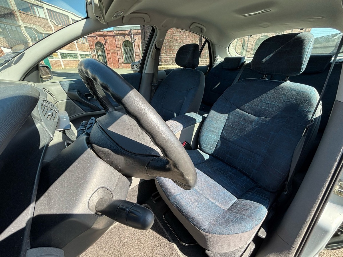 RENAULT Laguna II 1.6 107 - Finition Authentique - Garantie - Distribution neuve - Attelage