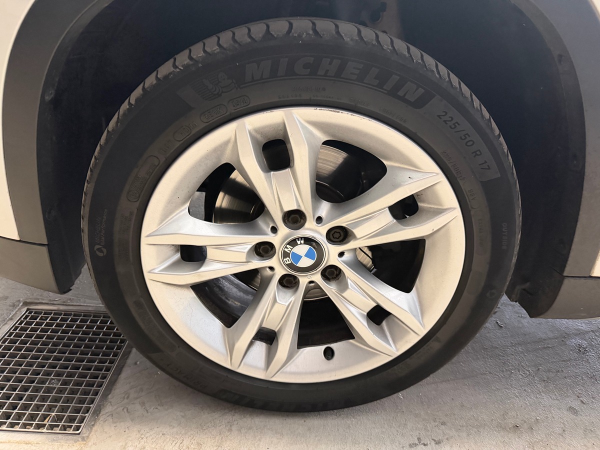 Bmw X1 E84 xdrive18 2.0 143 CV / 1er Main / GPS / Radar de stationnement Av / Ar