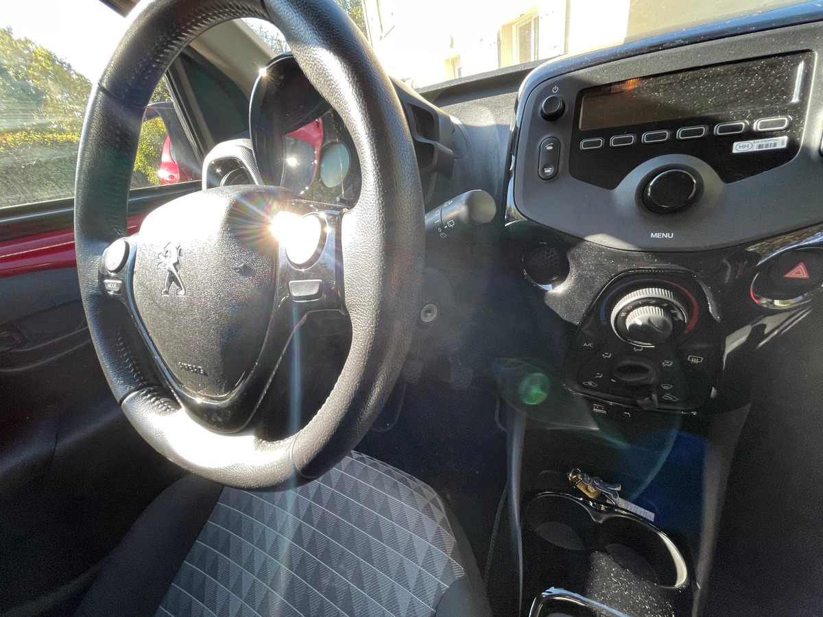 Peugeot 108 1.0 vti 72 ch version STYLE - 1 er main et Historique Complet