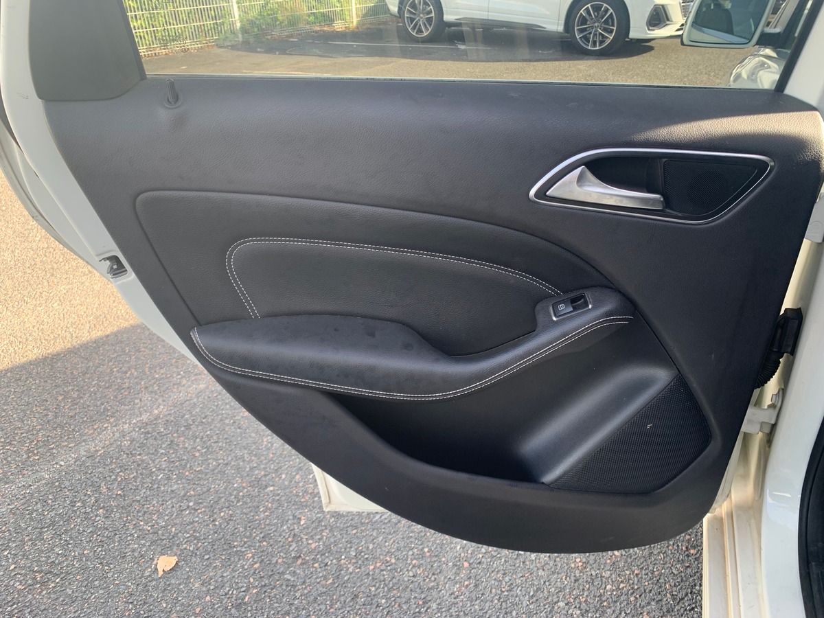 Mercedes-Benz Classe B 136 | Sport | Toit panoramique | Caméra recul | Régulateur | GPS | Attelage