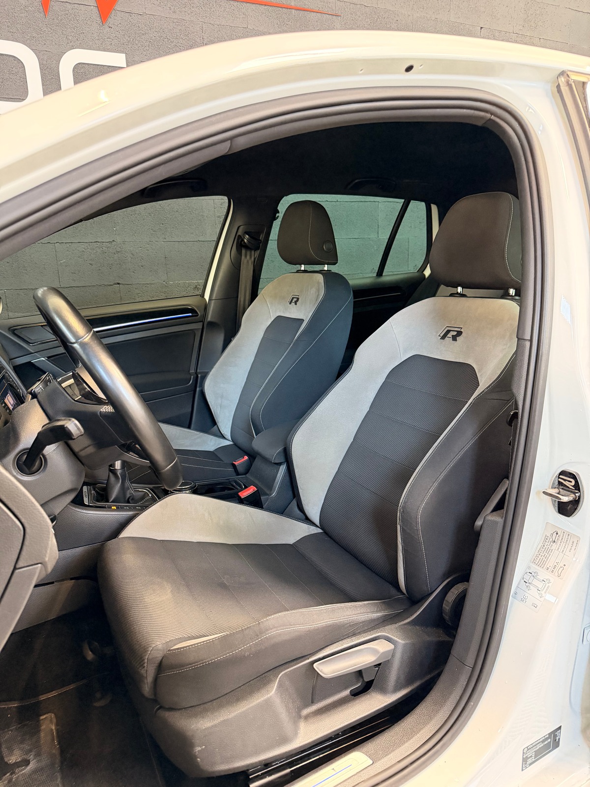 Volkswagen Golf 7 R 300 4 MOTION