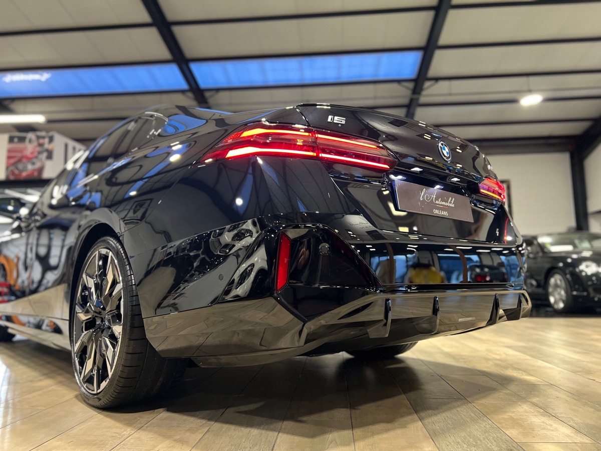 Bmw i5 M60 XDRIVE40 601 BERLINE - 990KM NEUVE / TVA RECUPERABLE g