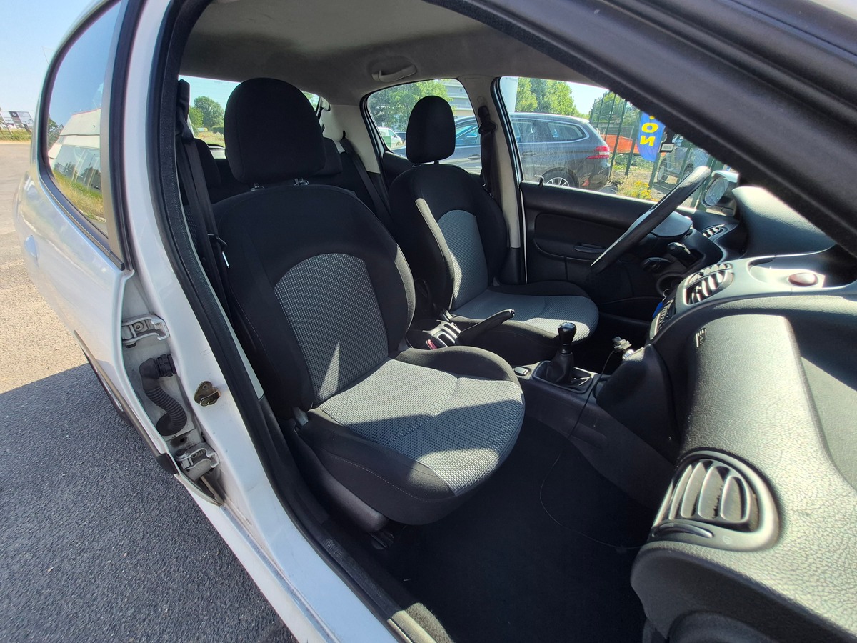 Peugeot 206 1.4 75 STYLE