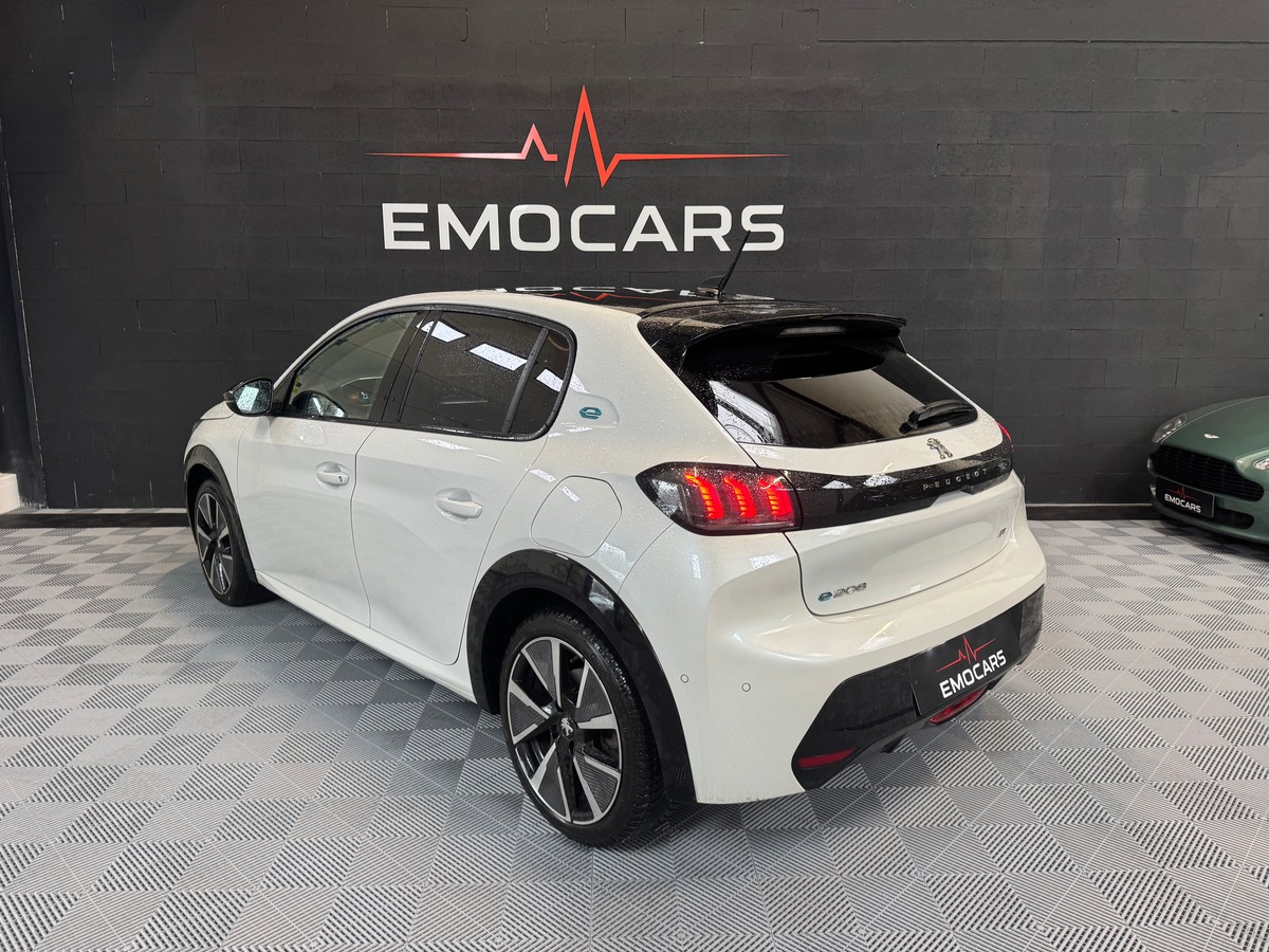 Peugeot 208 e-208 136ch GT