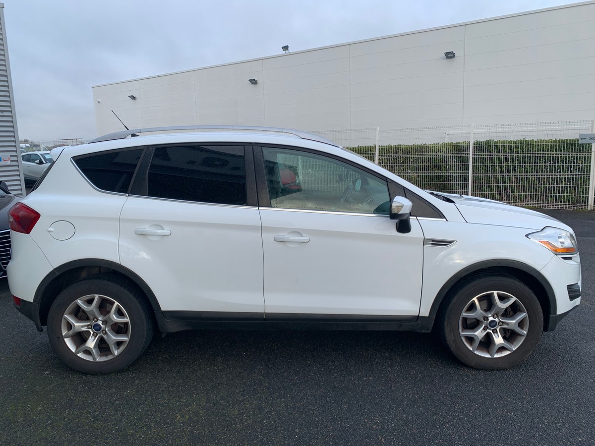 Ford Kuga 140 | TREND | Radar de stationnement avant arriére | Attelage | Climaisation | Jantes 17''