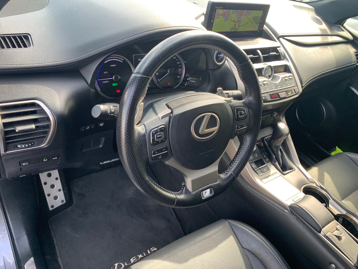 Lexus NX 300h 197 ch | F-SPORT 4WD | Caméra de recul | Siéges électriques | Toit panoramique | GPS