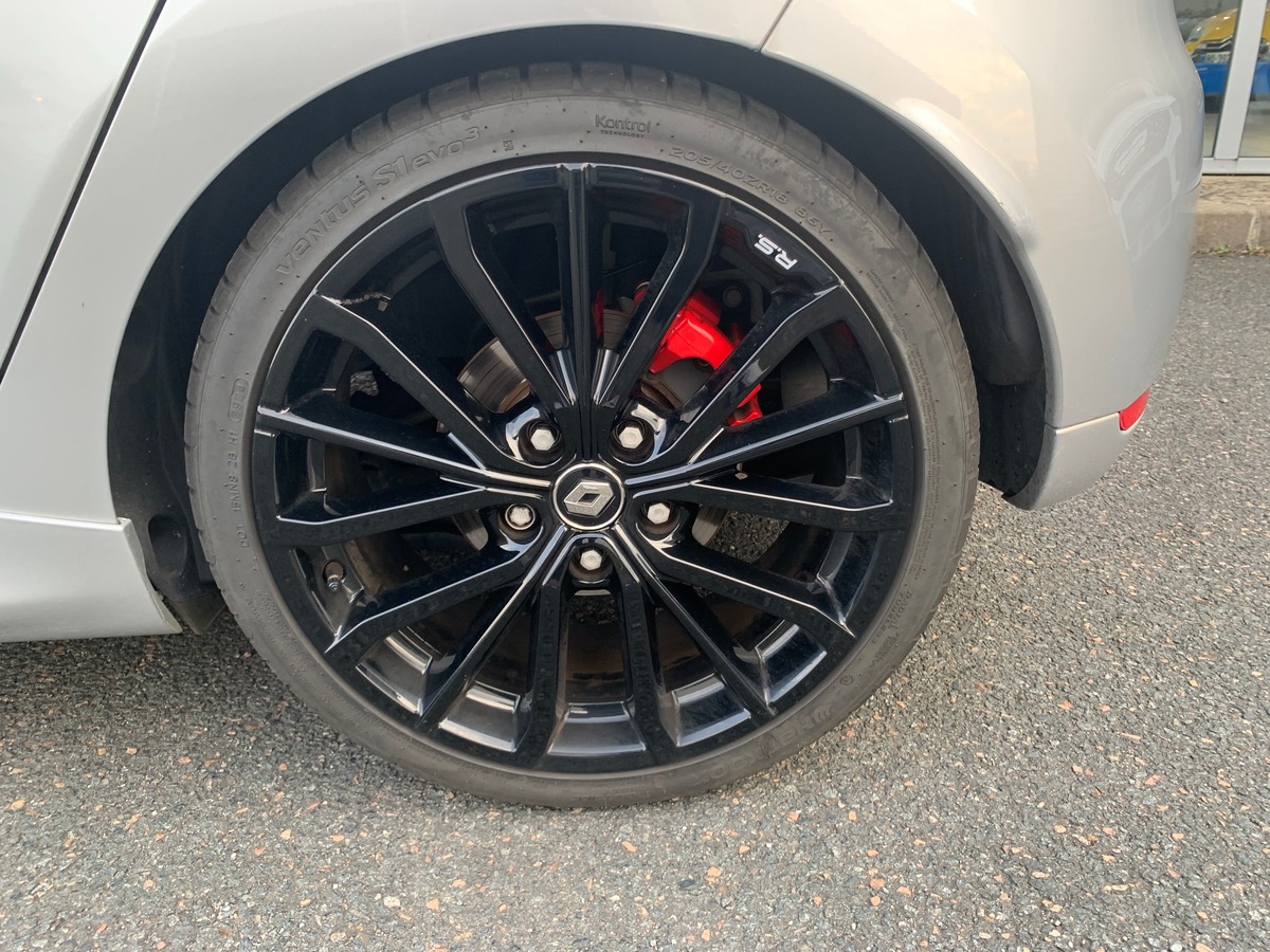 RENAULT Clio IV RS TROPHY | Caméra de recul | Stage 1 | Régulateur | GPS | Echappement Akrapovic