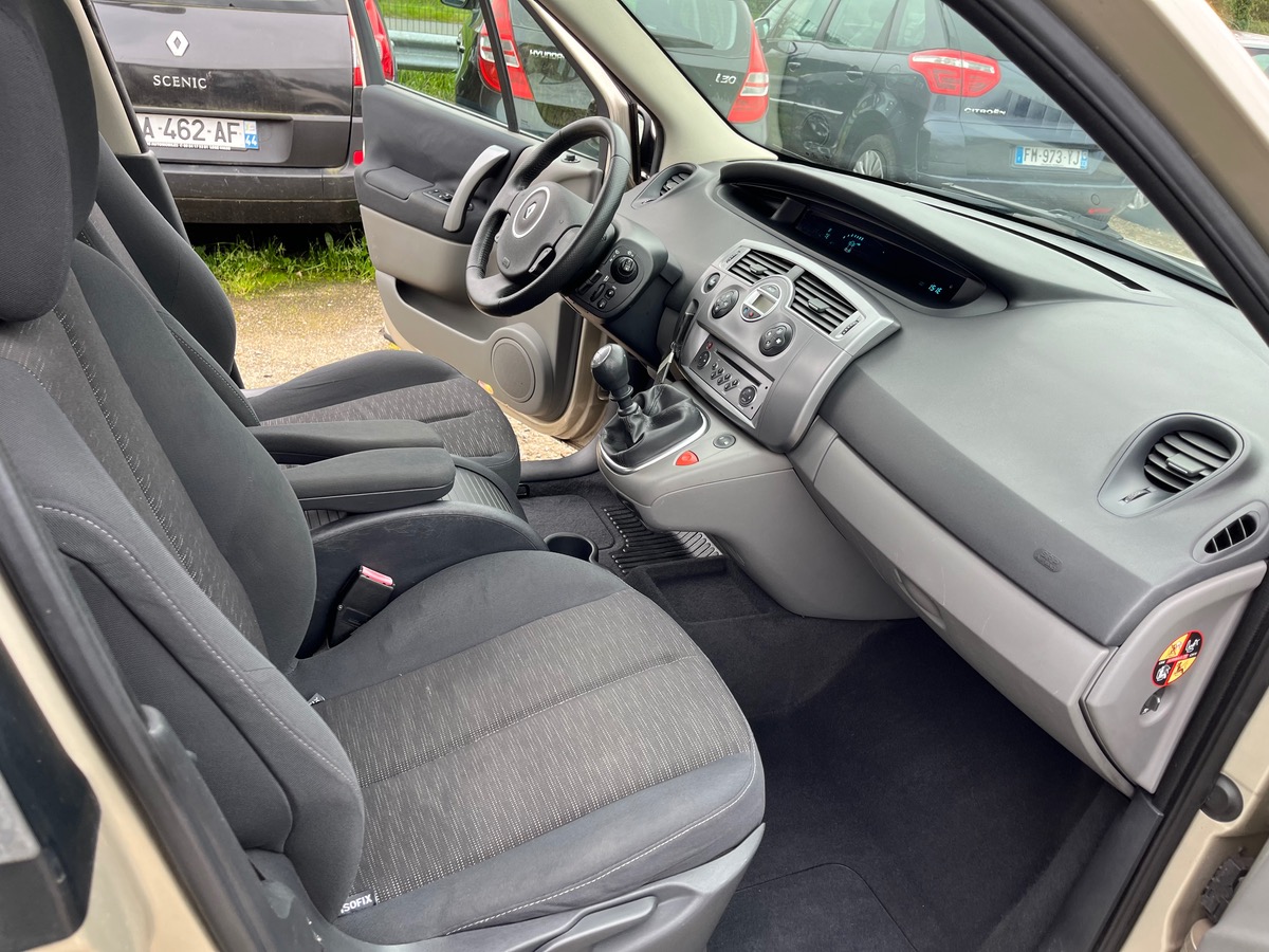 RENAULT Scenic 1.9 dci 111681KM