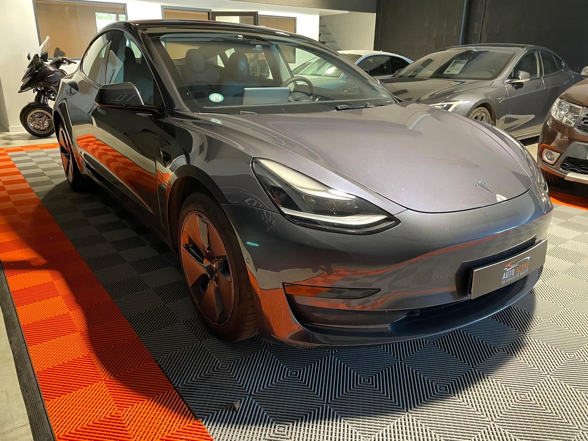 Tesla Model 3 RWD