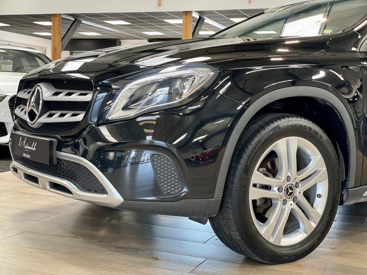 Mercedes-Benz GLA* 220d Sensation 4Matic 7G-DCT c