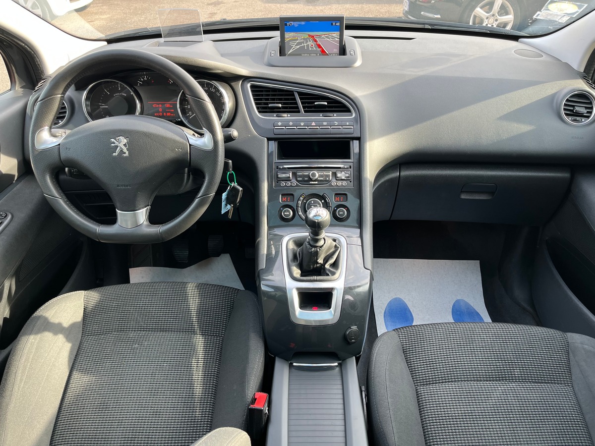 Peugeot 5008 Phase 2 1.6 e-HDi 120 ch ALLURE 7 PLACES