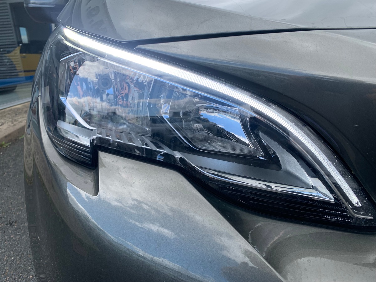 Peugeot 3008 130 ch | Allure | Toit ouvrant panoramique | Caméra recul | Attelage | Apple car play