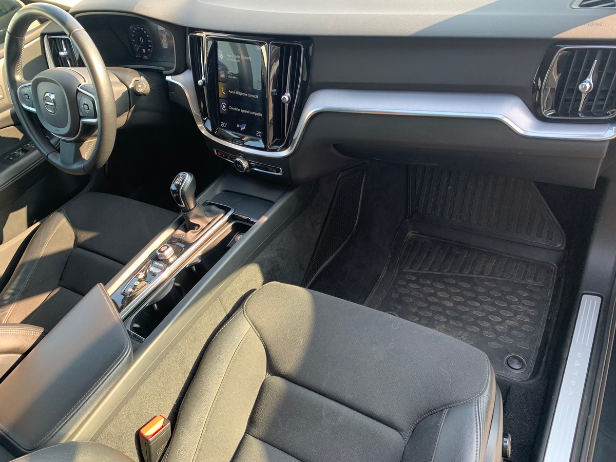 Volvo V60 150 ch | Momentum business | Caméra de recul | Avertisseur Angles Morts | Apple car Play