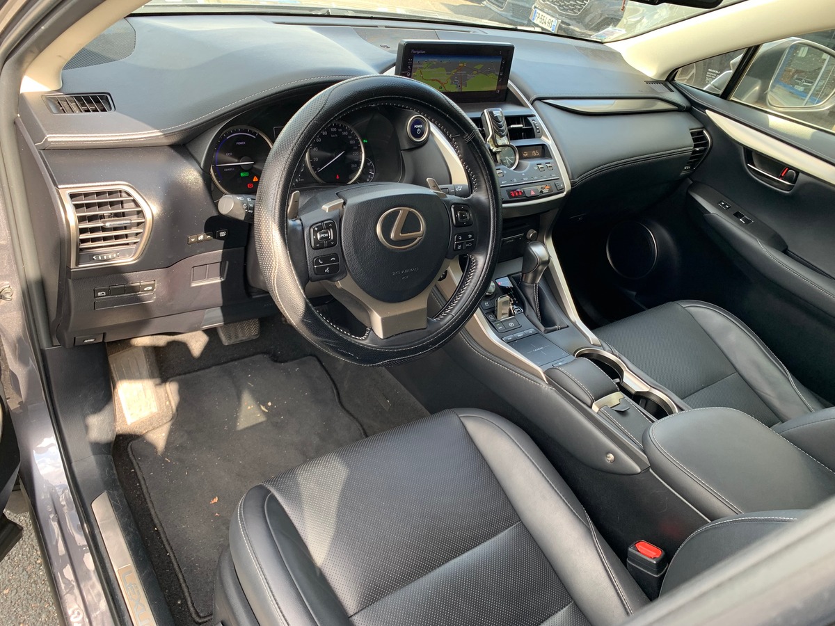 Lexus NX 300h 155 chevaux | Luxe | AWD | Caméra recul | Régulateur vitesse | GPS | Siéges chauffants