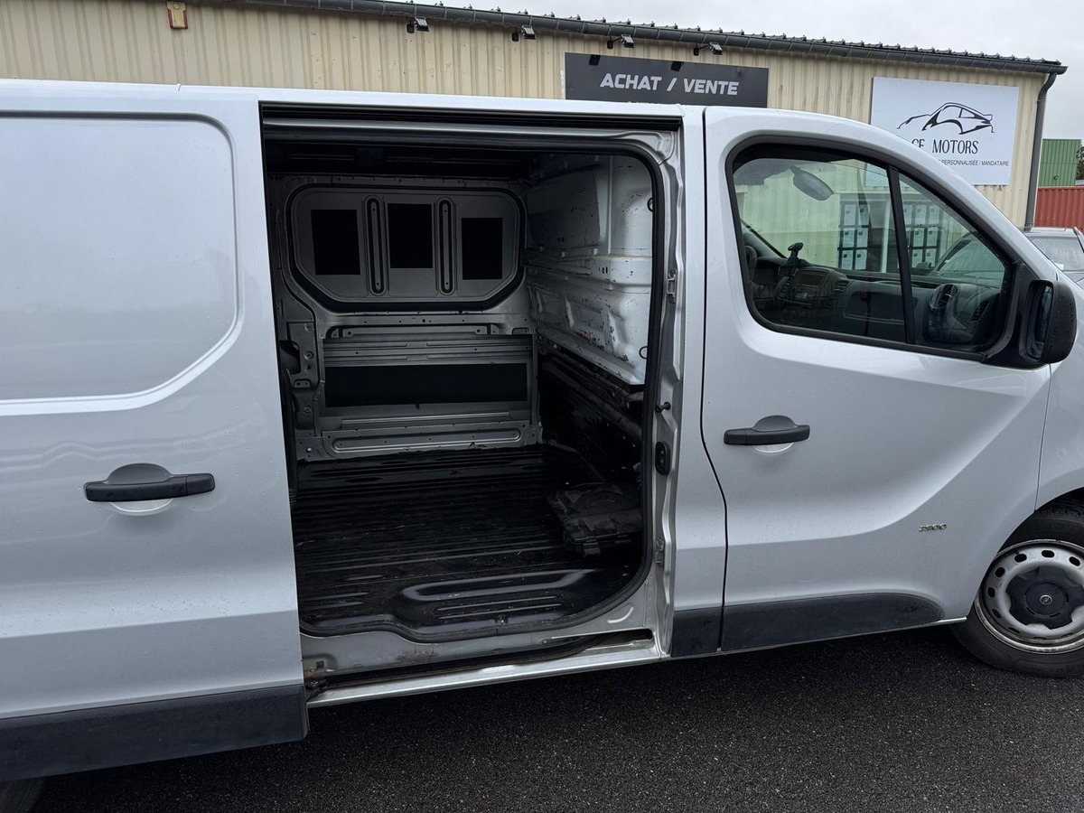 Opel Vivaro 1.6 CDTI 116 L2 H1 Attelage
