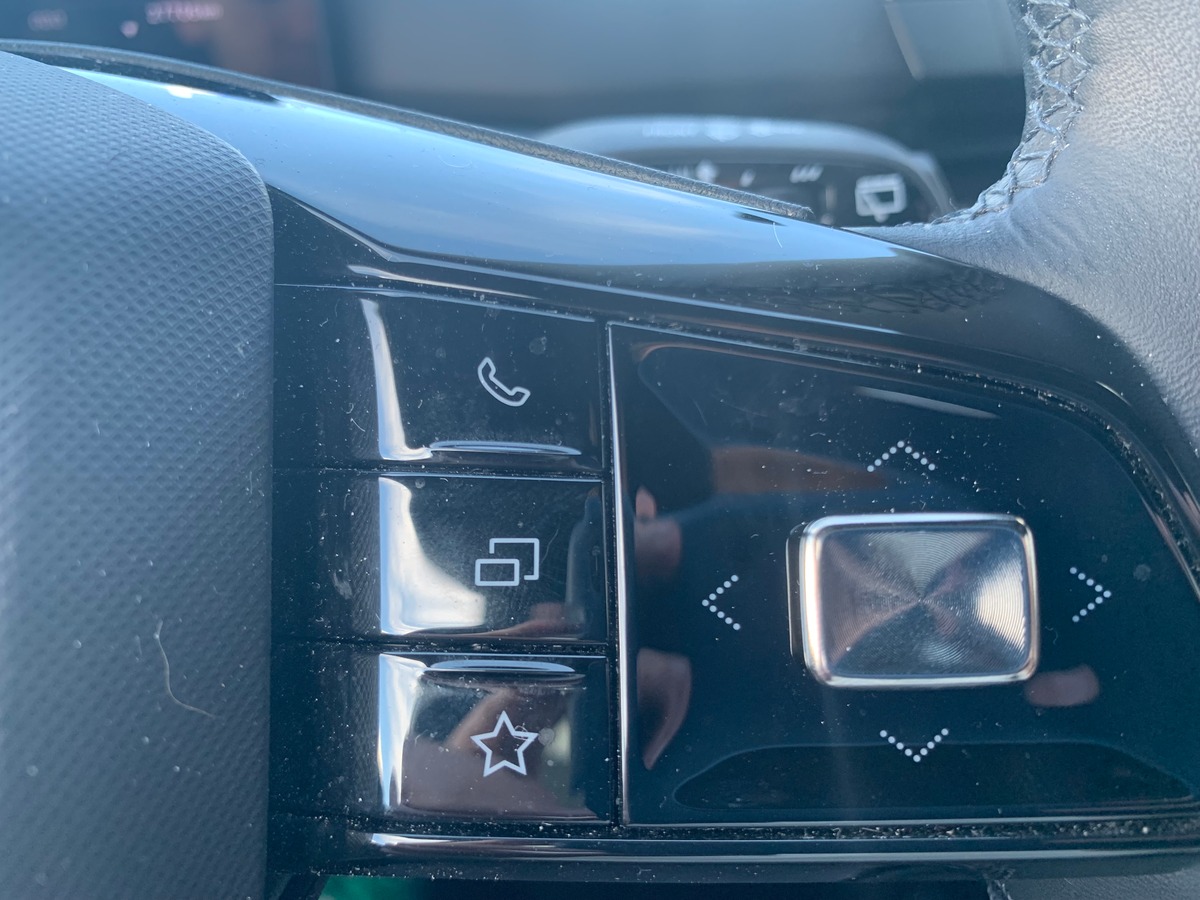 MG MG4 245 | 77 Kwh | Luxury | Apple car Play | Caméra | Siéges chauffants | Régulateur adaptatif