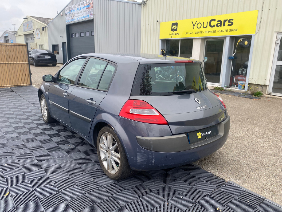 RENAULT Megane 1.6 i 16V 110 cv - CLIMATISATION - REGULATEUR DE VITESSE - RIEN A PREVOIR