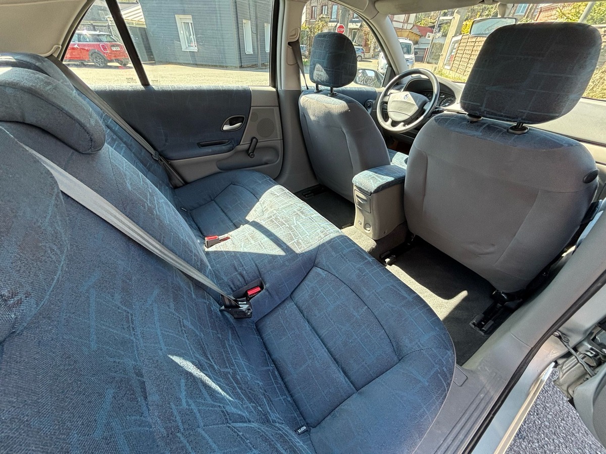 RENAULT Laguna II 1.6 107 - Finition Authentique - Garantie - Distribution neuve - Attelage
