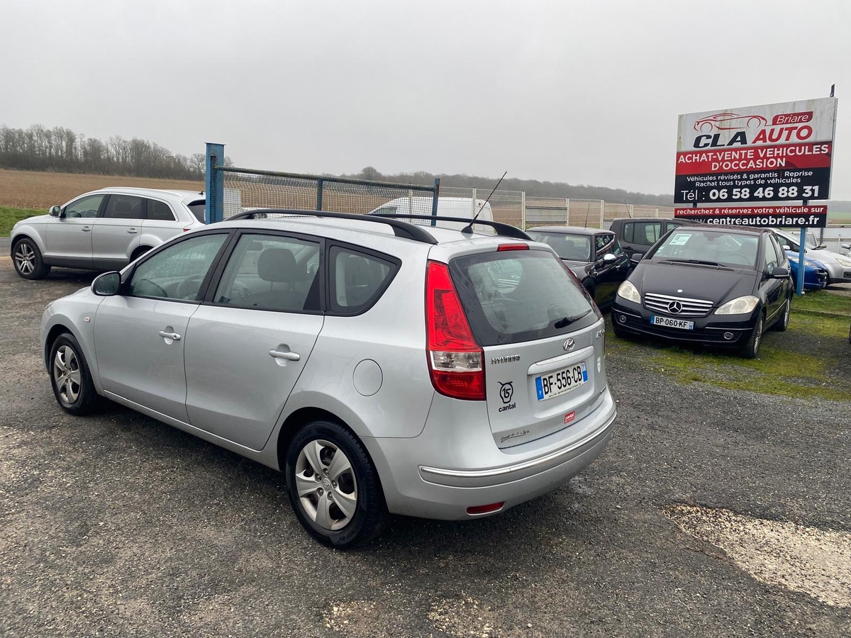 Hyundai i30 1.6 crdi 90cv break 254075km à chaîne nous sommes ouvert ce lundi 14 juillet