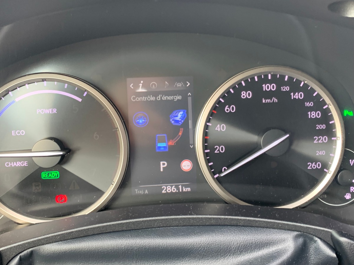 Lexus NX 300h 155 chevaux | Luxe | AWD | Caméra recul | Régulateur vitesse | GPS | Siéges chauffants