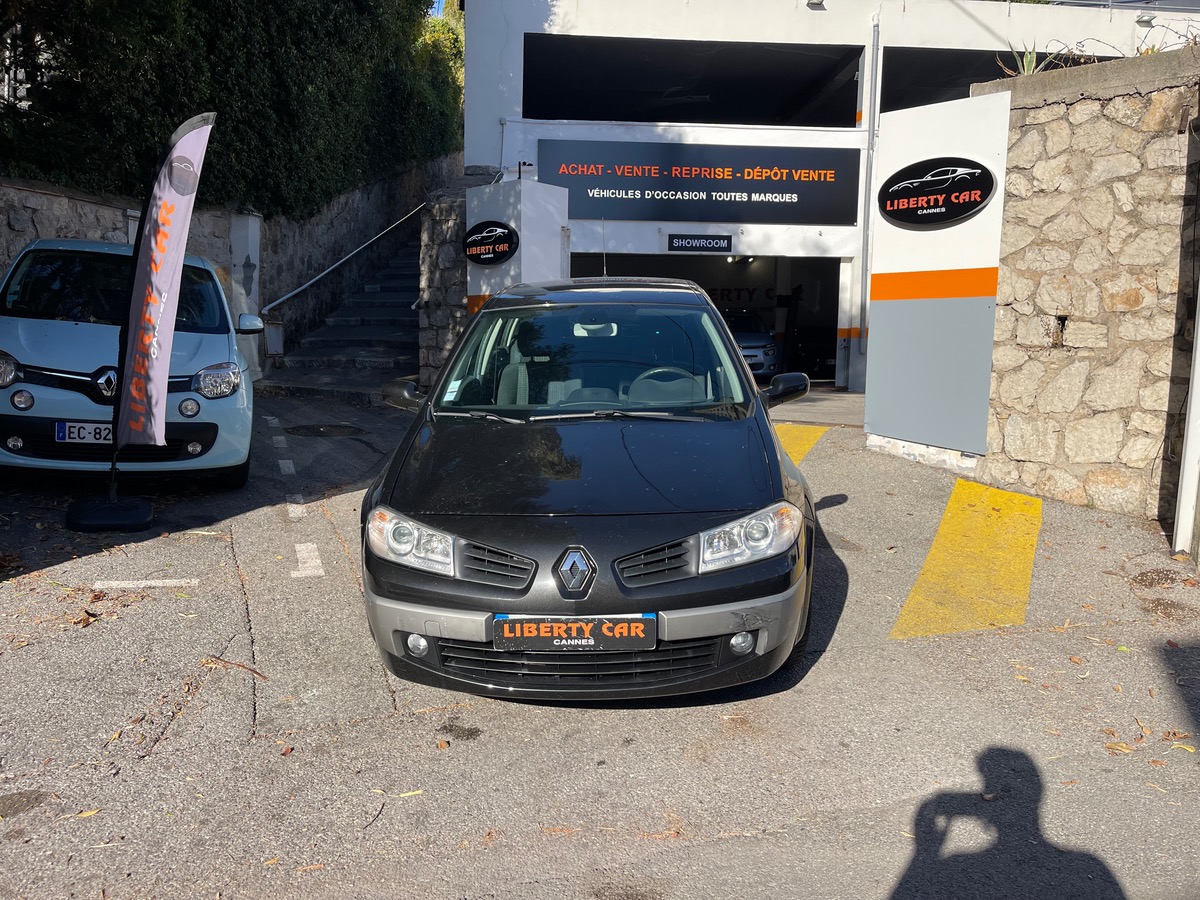 RENAULT Megane 1.6 i 111 CV / Km Réel / 2 ème Main / Boite Auto / 5 Portes / Clim