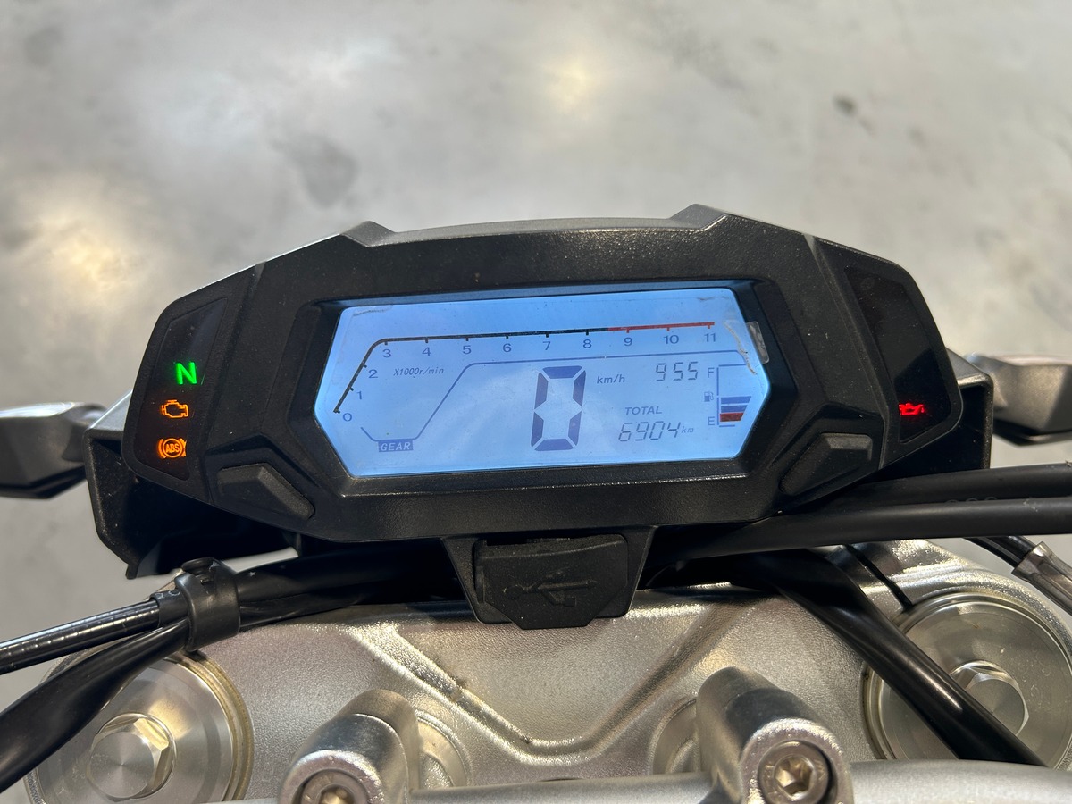 VOGE 500 R - 1ÈRE MAIN - FAIBLE KM - GARANTIE