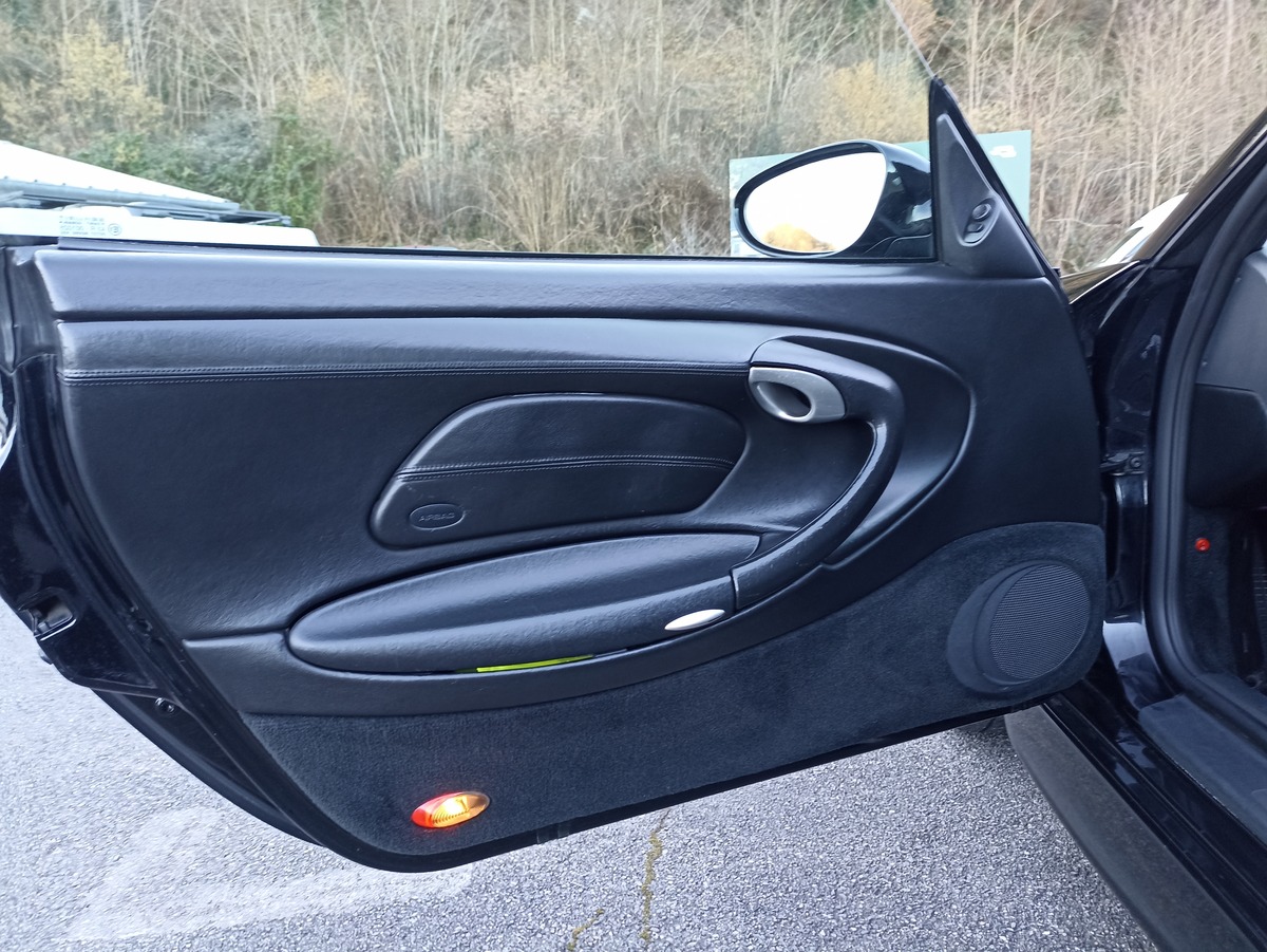 Porsche 911 CARRERA 4 TIPTRONIC