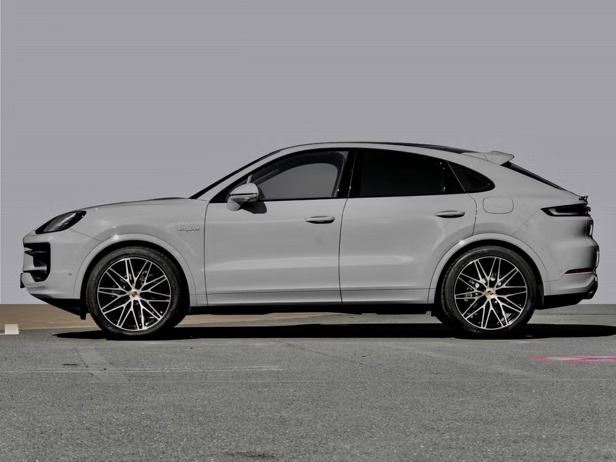 Porsche Cayenne Coupé E-Hybrid 2024 470ch Craie