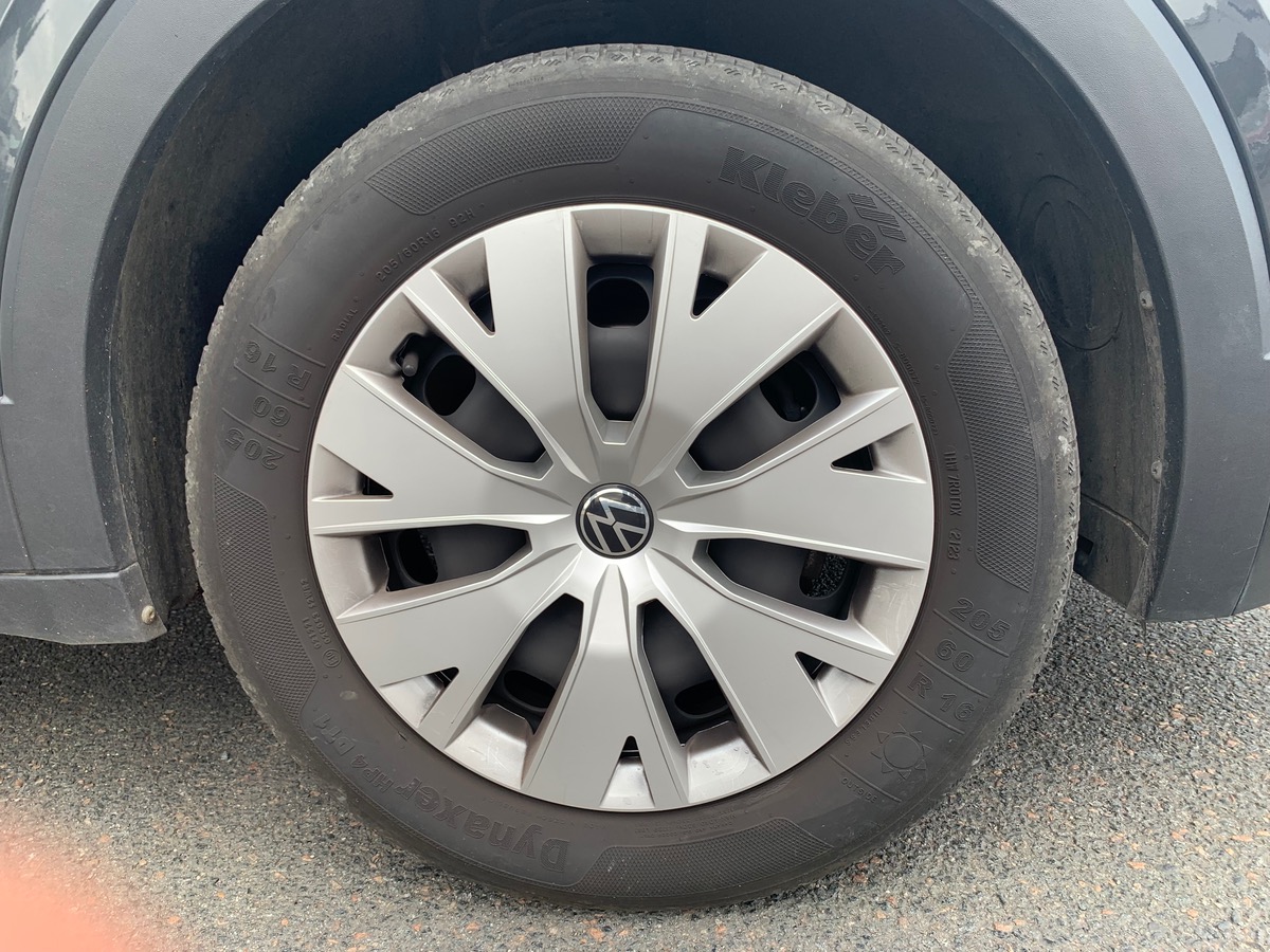 Volkswagen T-Cross 95 ch | Base | Attelage | Pack Stationnement arriére avant | Climatisation