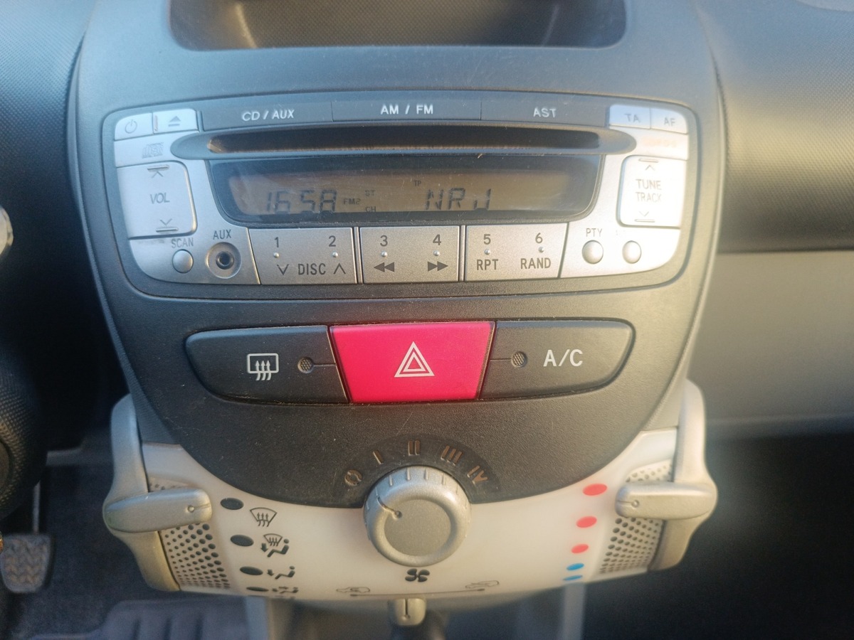 Toyota Aygo 1.0 VVT-I 68 CV VIRGIN RADIO