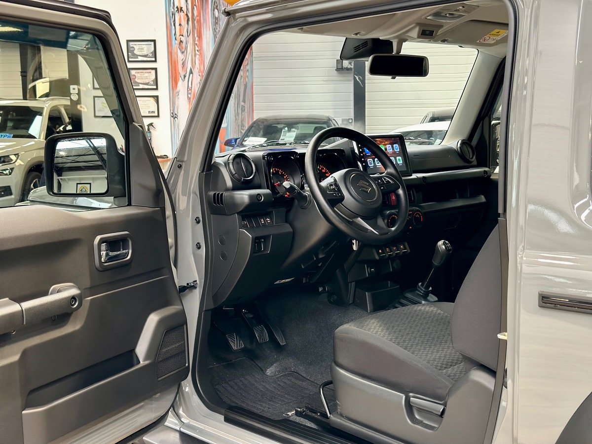 Suzuki Jimny II 1.5 VVT 102 Privilege AllGrip BVM5 1ère Main FR j
