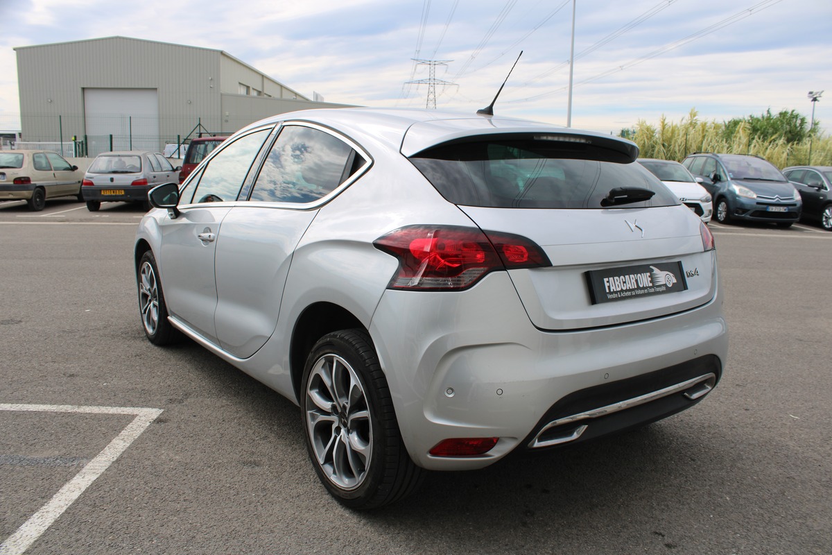 Citroën DS4 2.0 BLUEHDI 180 S&S SPORT CHIC EAT6 - Garantie 12 Mois